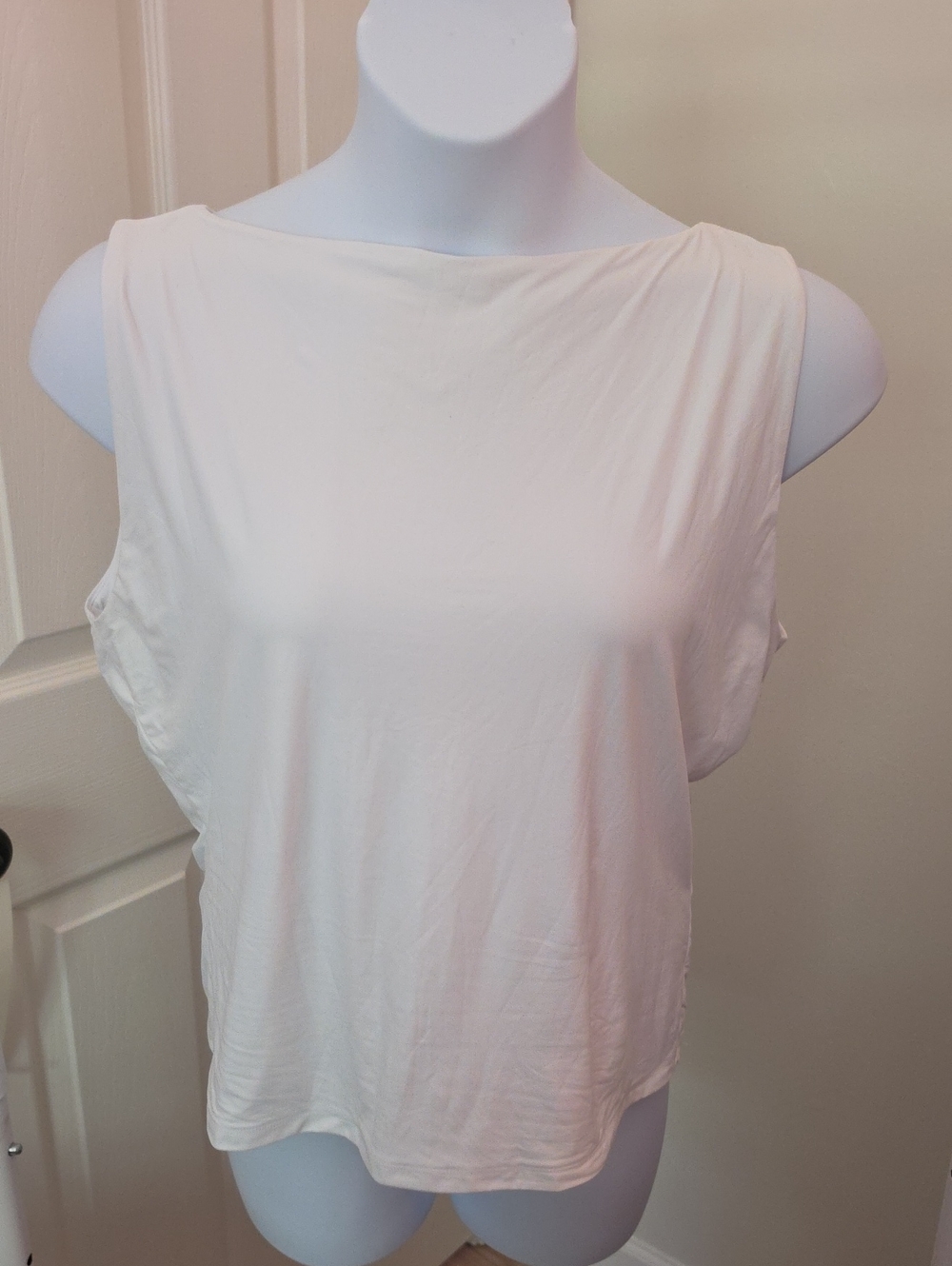 XXL Abercrombie & Fitch Seamless Slash Tank in White